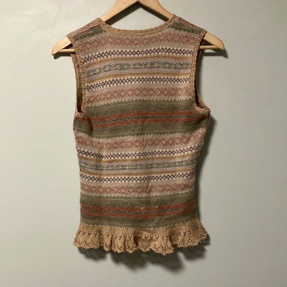 Striped Knit Sleeveless Sweater Vest - Picture 6 of 6